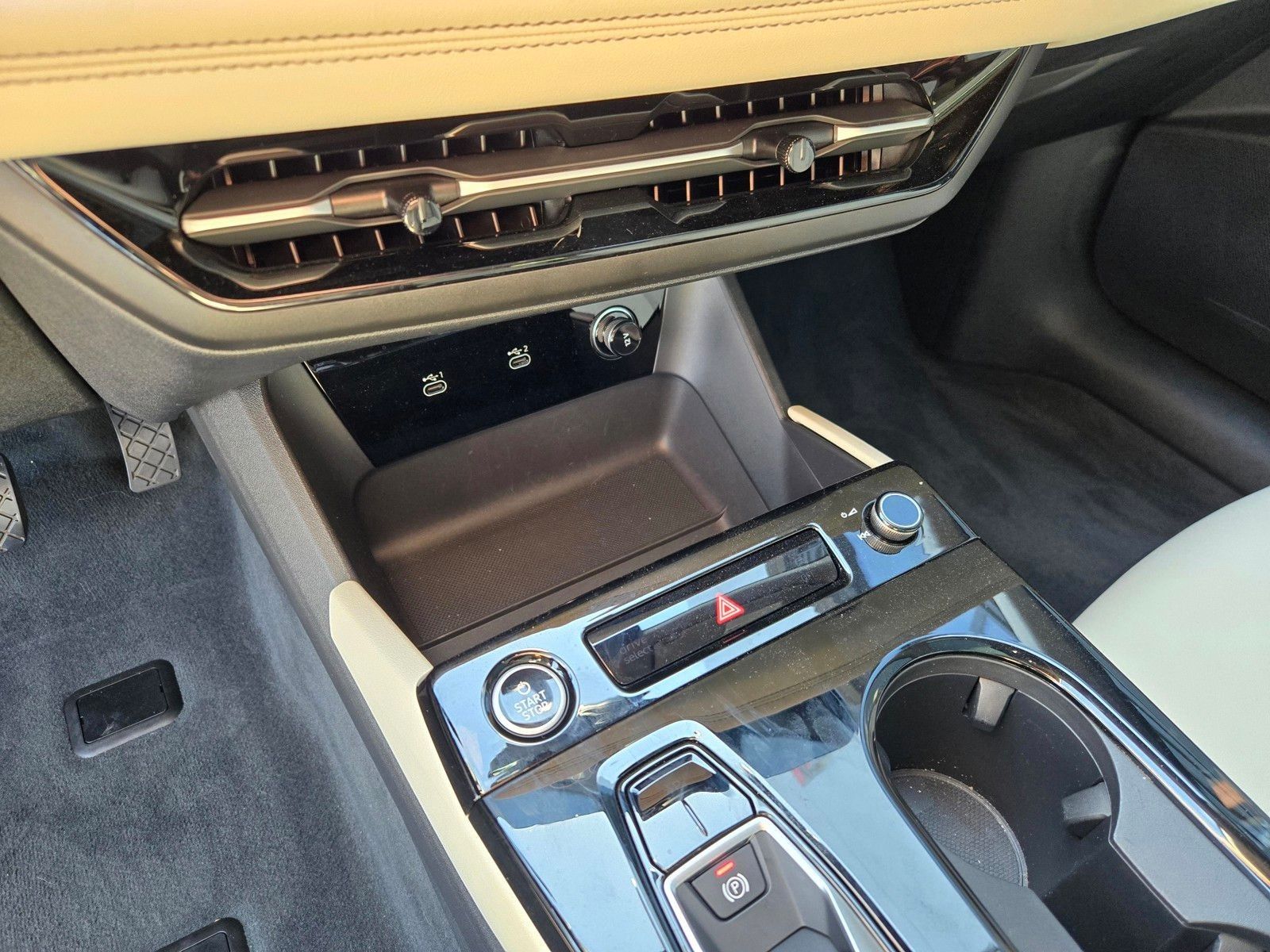 2025 Audi A6 Sportback e-tron Prestige — foto completa 22 de 45