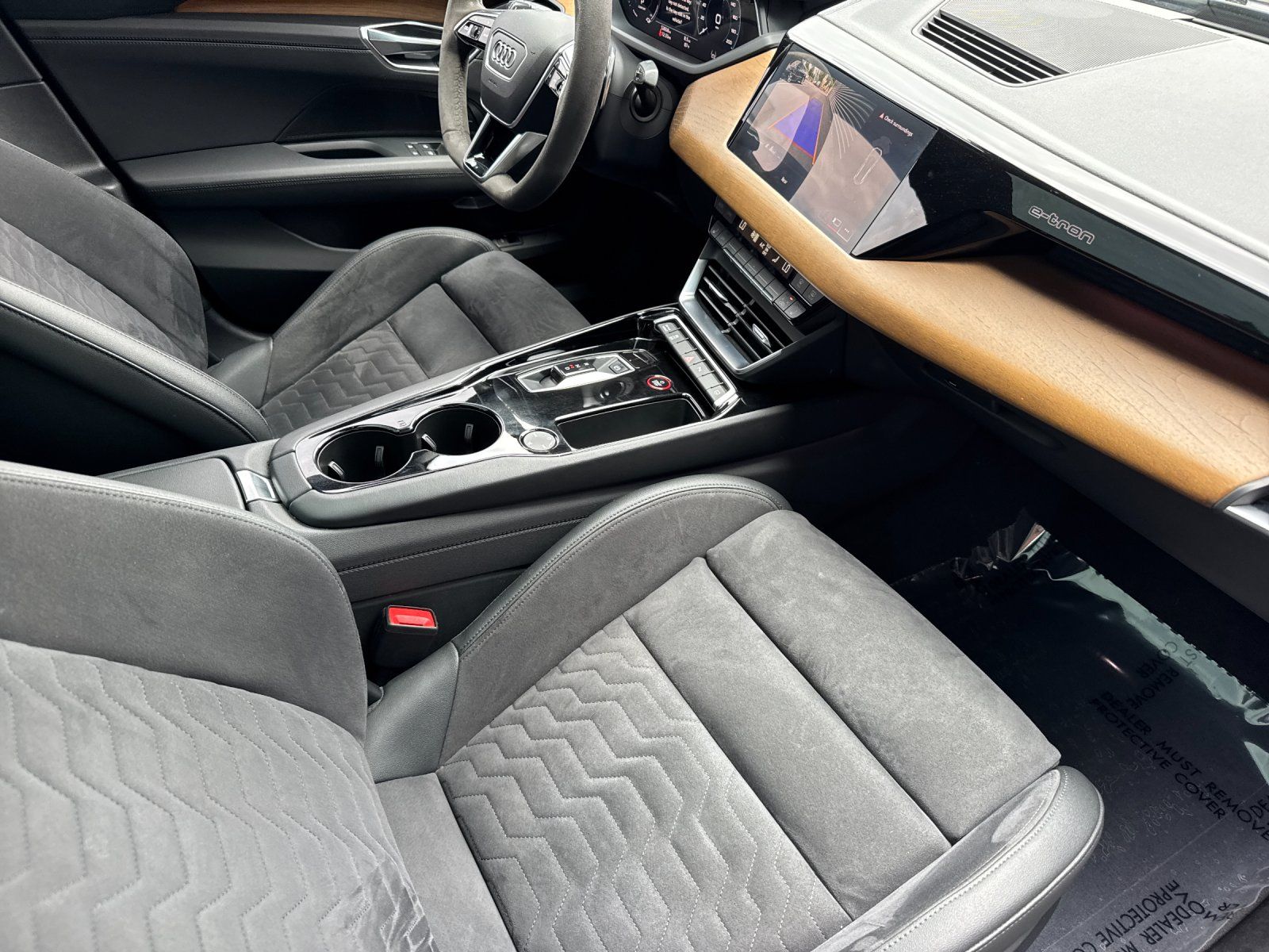 2023 Audi e-tron GT Premium Plus — full photo 14 of 27