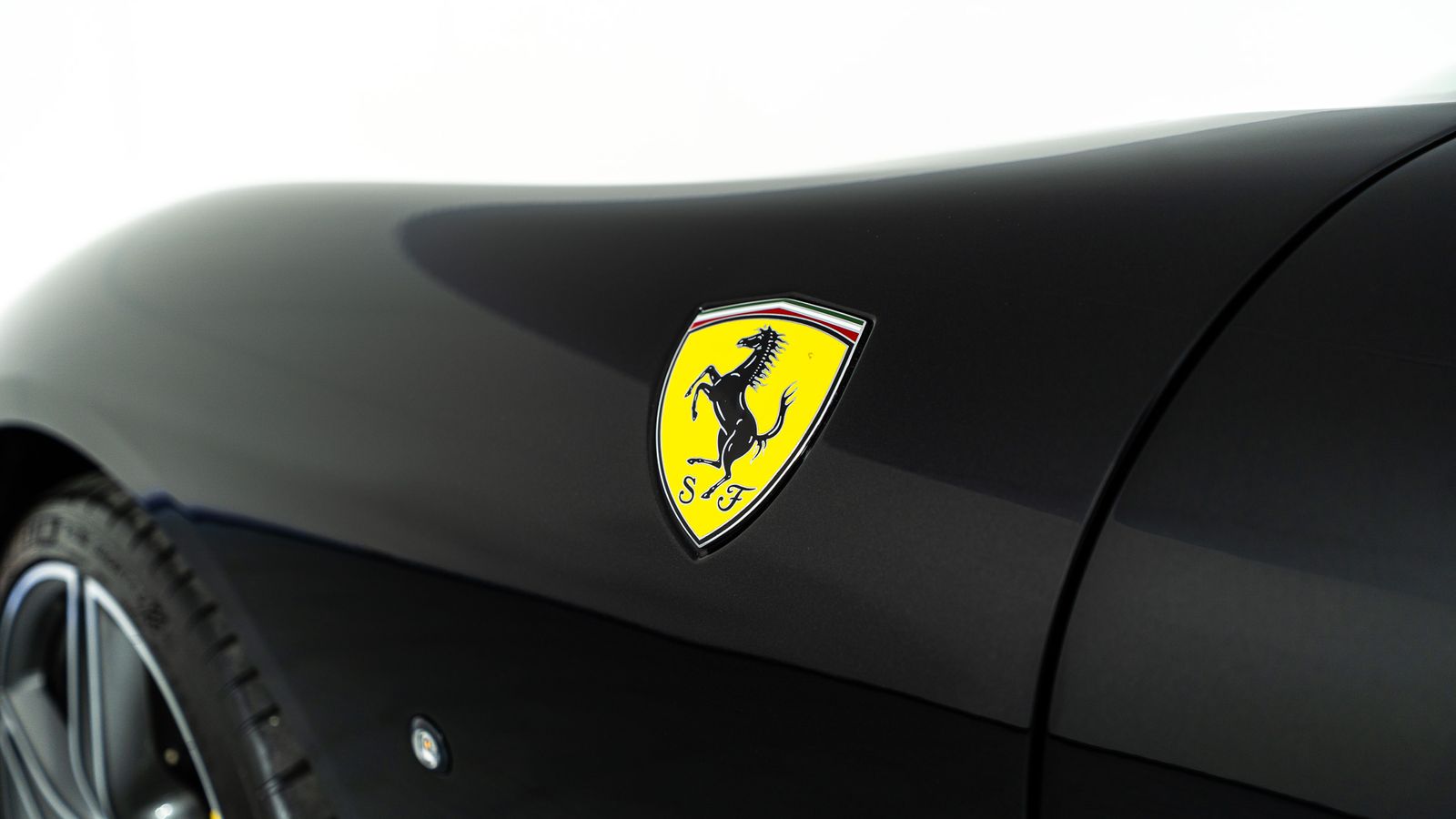 2025 Ferrari Roma Spider — full photo 6 of 41