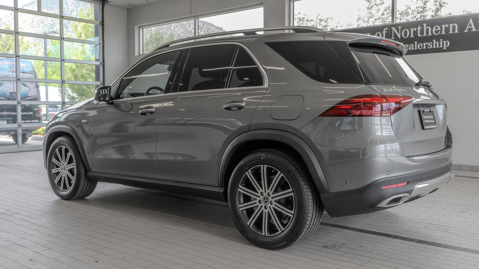 2025 Mercedes-Benz GLE GLE 450e — full photo 13 of 35