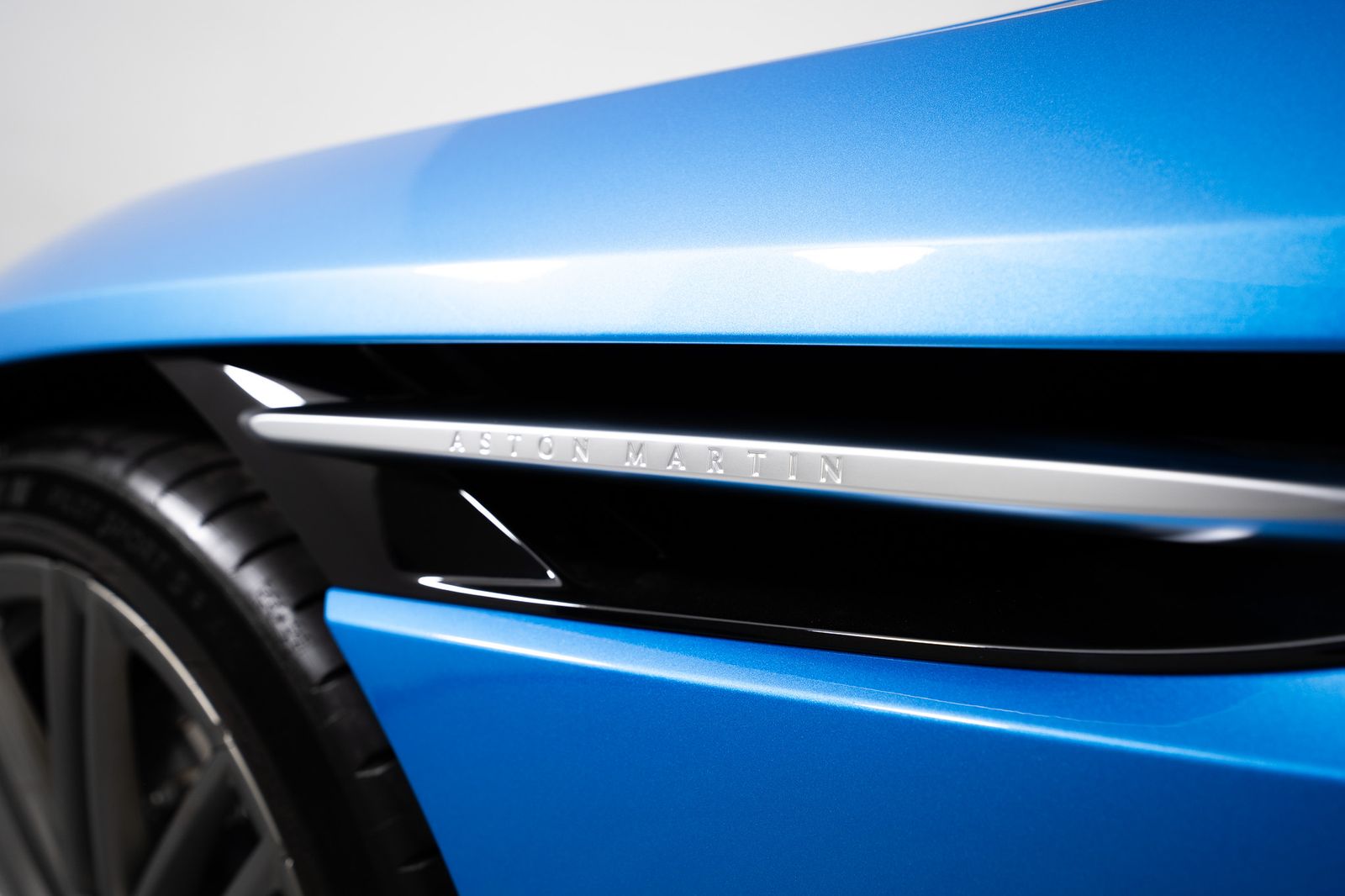 2024 Aston Martin DB12 Volante — full photo 45 of 55