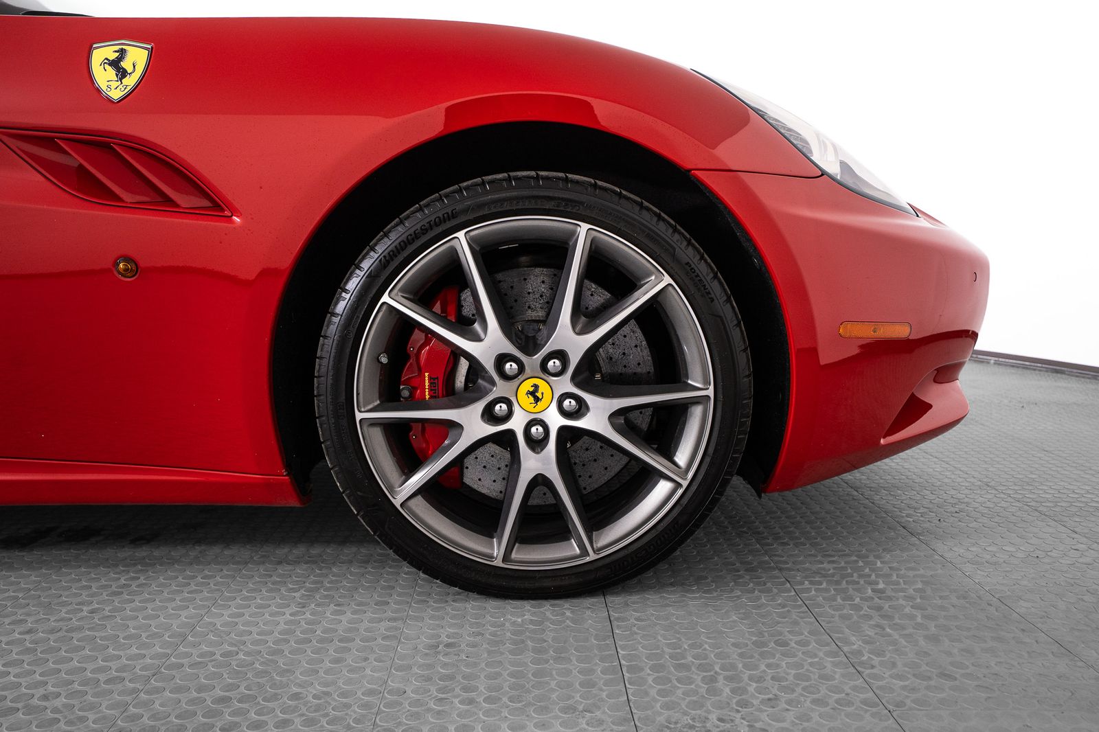 2012 Ferrari California — foto completa 19 de 38