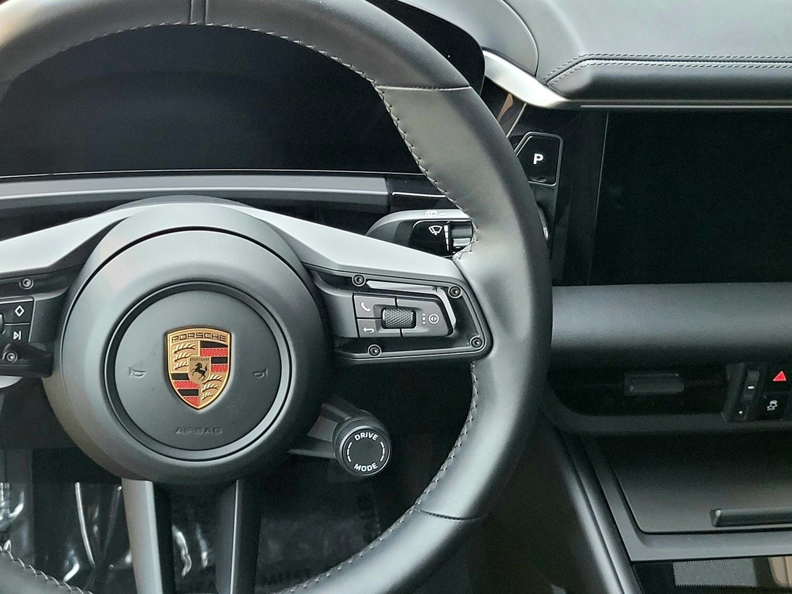 2025 Porsche Macan Electric Base — foto completa 17 de 28