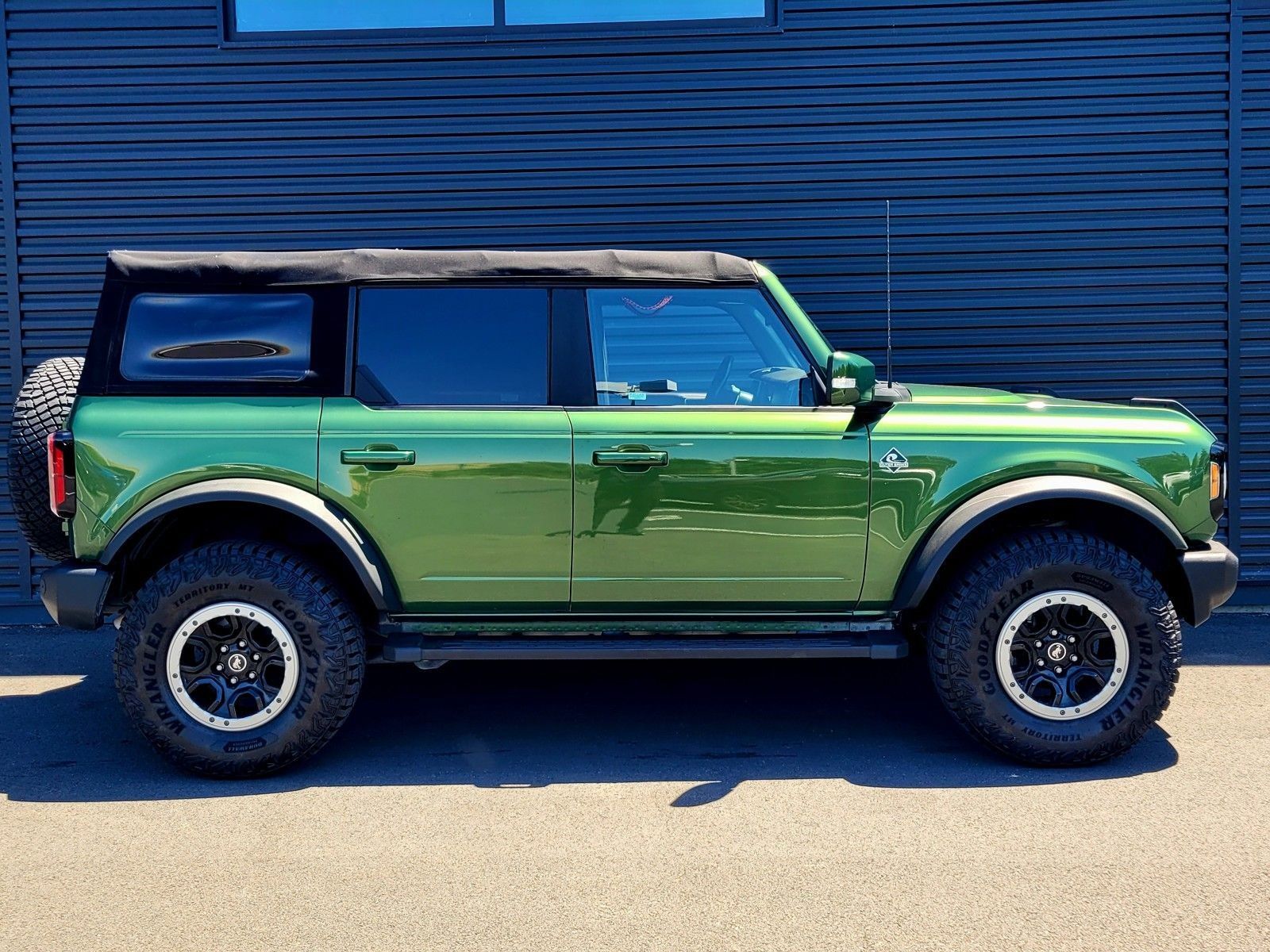 2022 Ford Bronco Outer Banks — full photo 8 of 45