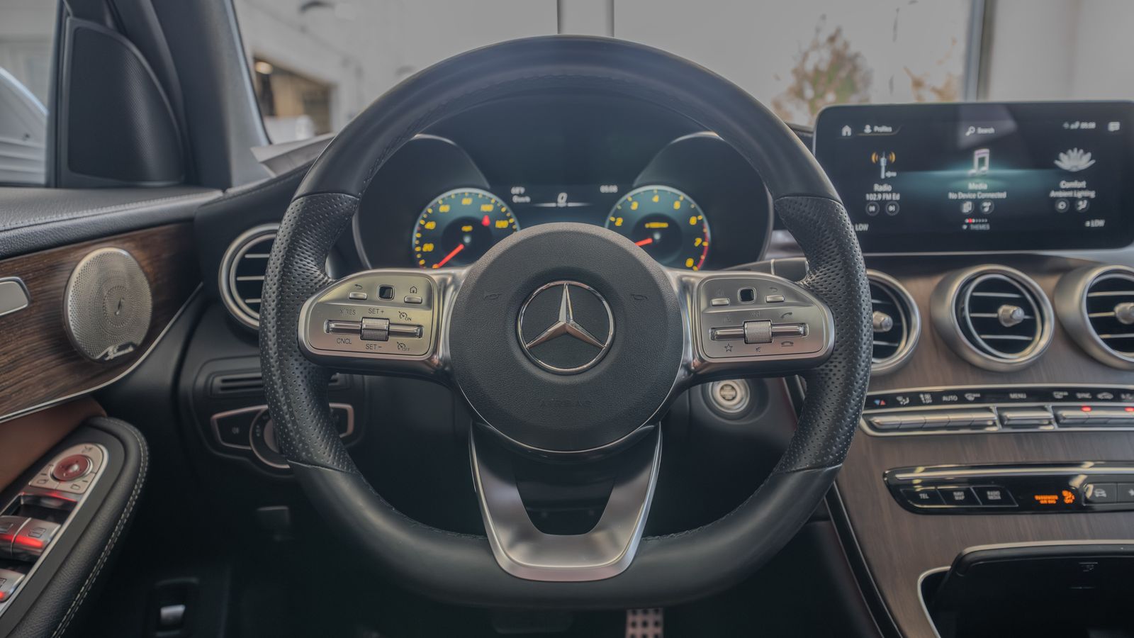 2023 Mercedes-Benz GLC GLC 300 Coupe — foto completa 9 de 35