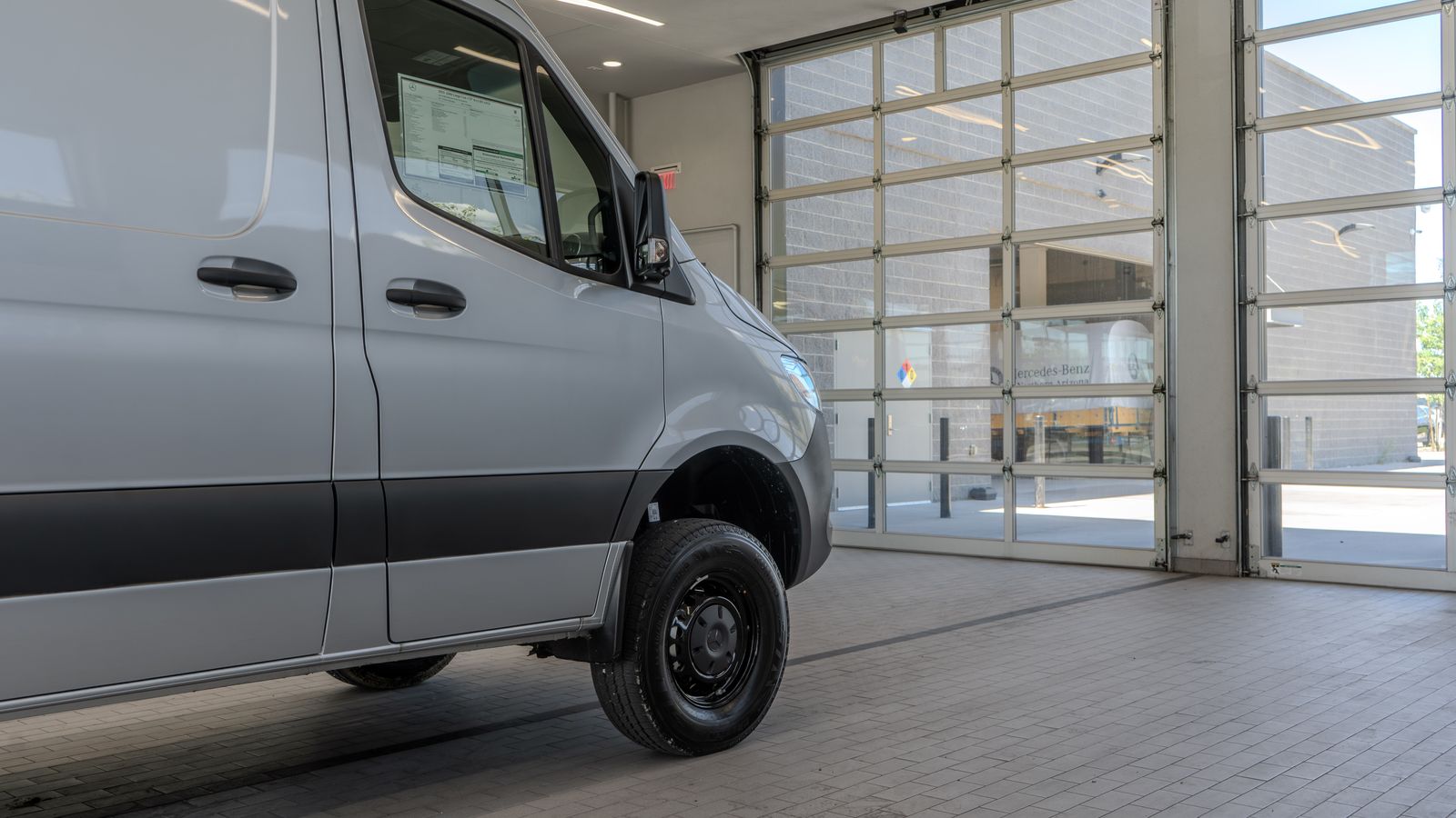 2025 Mercedes-Benz Sprinter 2500 Cargo 170 WB — full photo 30 of 36