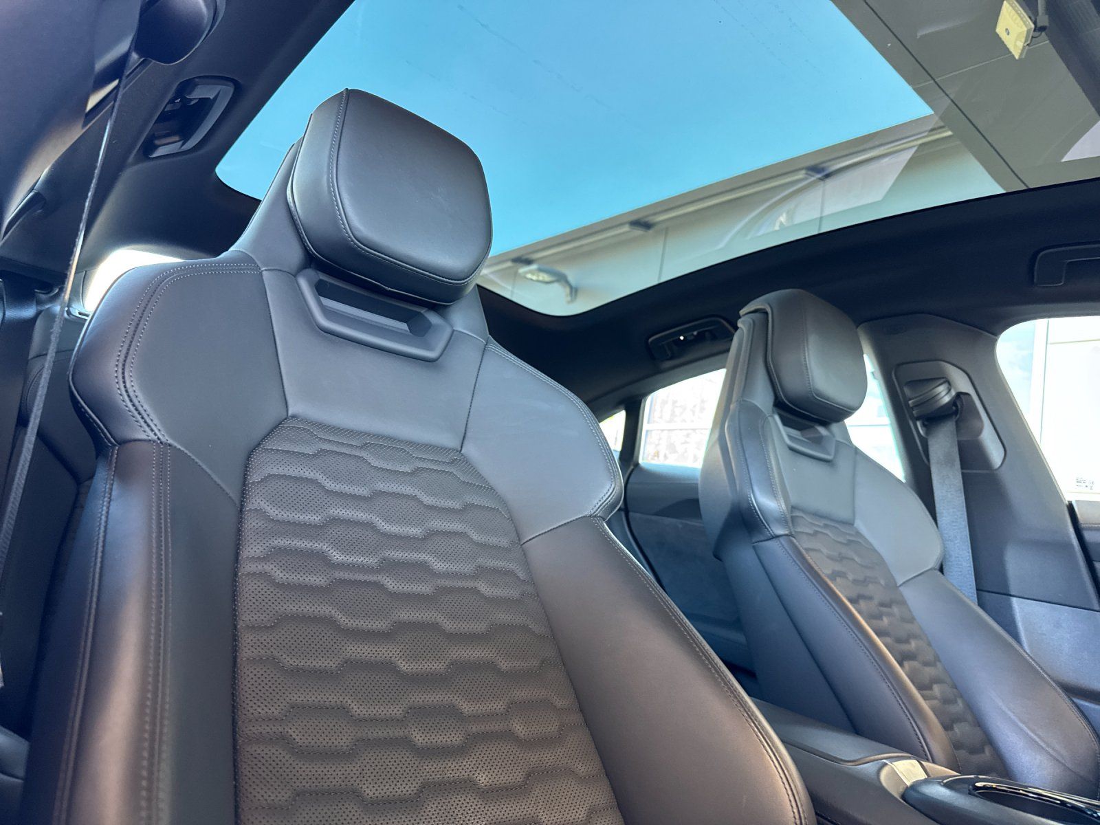 2022 Audi e-tron GT Premium Plus — foto completa 15 de 27