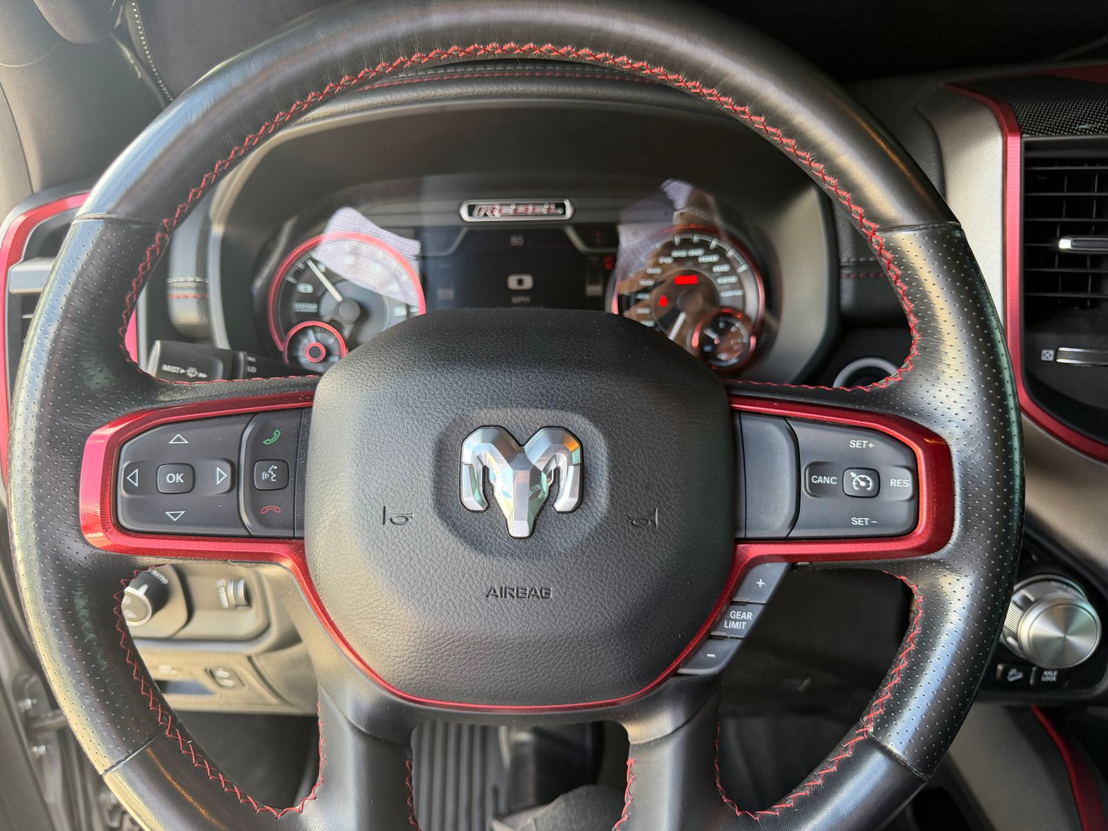2020 Ram 1500 Rebel — foto completa 8 de 10