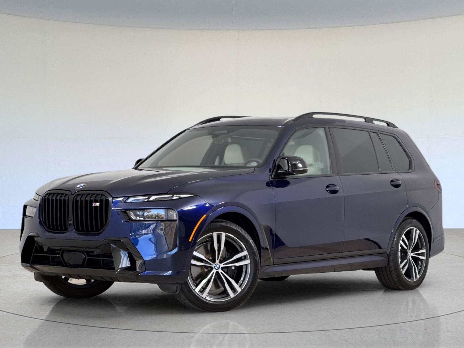 2026 BMW X7 M60i — photo 1 of 30
