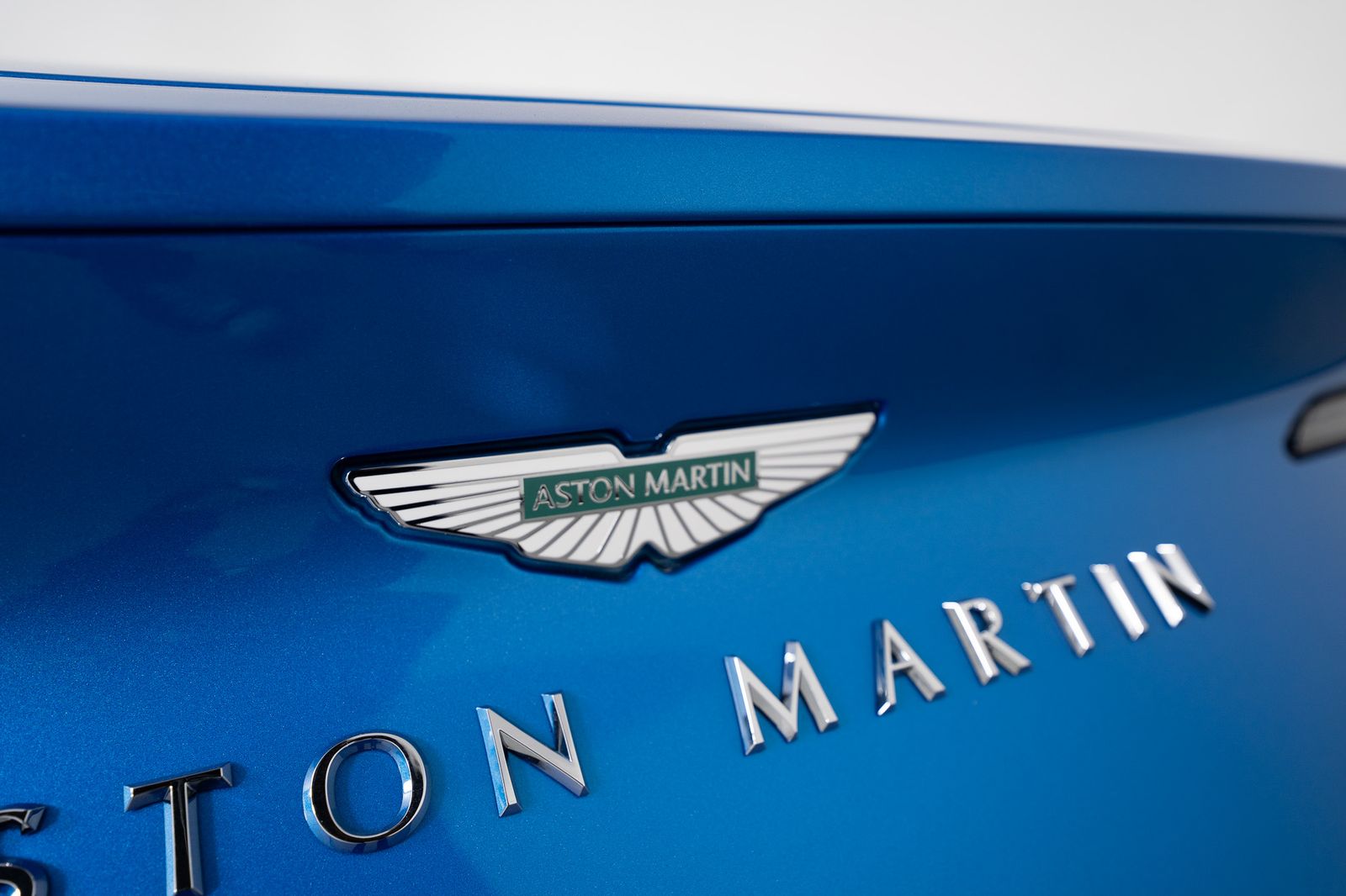 2024 Aston Martin DB12 Volante — full photo 29 of 55