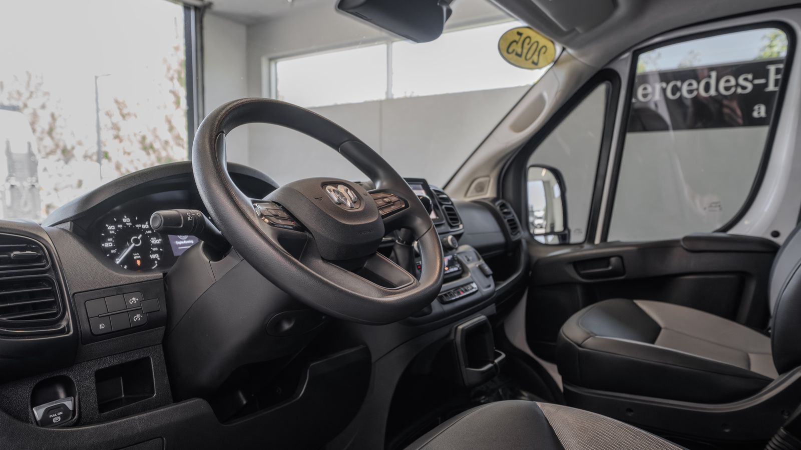 2025 Ram ProMaster 2500 Base — full photo 7 of 33