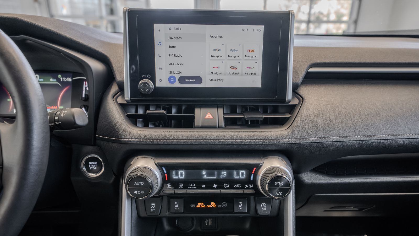 2024 Toyota RAV4 XLE — full photo 20 of 34