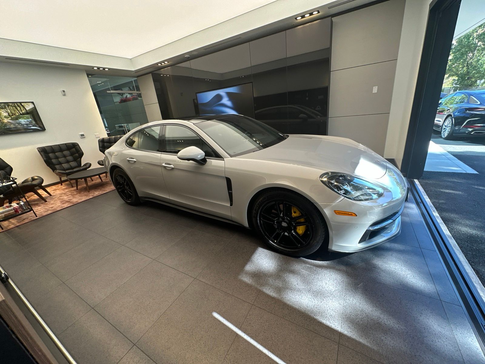 2020 Porsche Panamera Base — foto completa 1 de 8