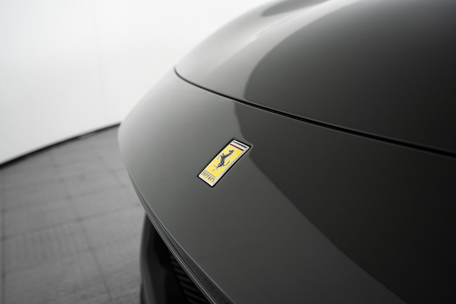 2025 Ferrari Purosangue — full photo 12 of 66