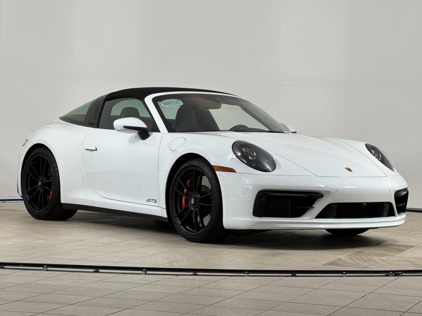 2023 Porsche 911 Targa 4 GTS — full photo 12 of 29