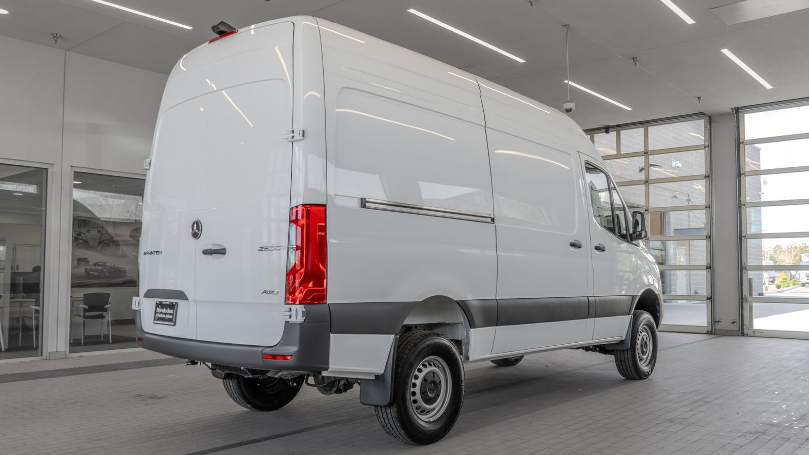 2025 Mercedes-Benz Sprinter 2500 Cargo 144 WB — full photo 29 of 35