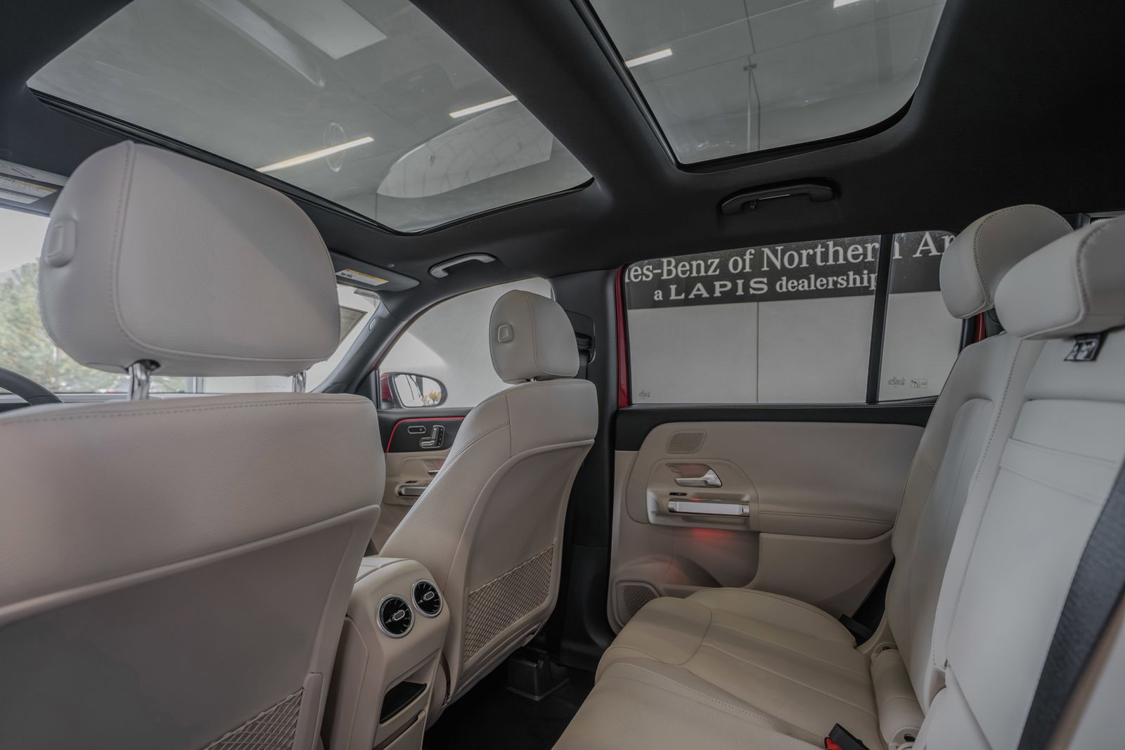 2026 Mercedes-Benz GLB GLB 250 — foto completa 26 de 36