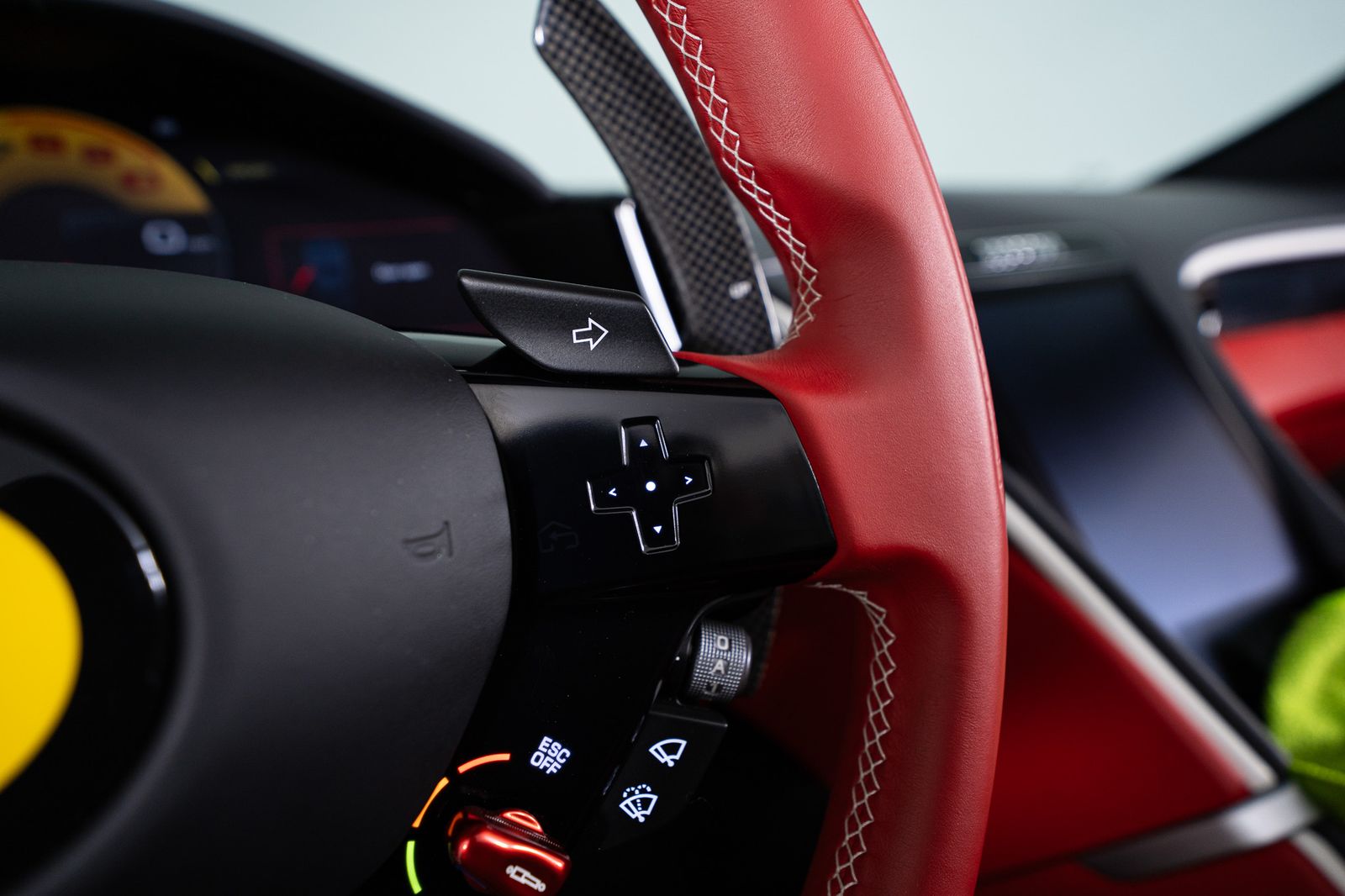 2025 Ferrari Roma Spider — full photo 33 of 51