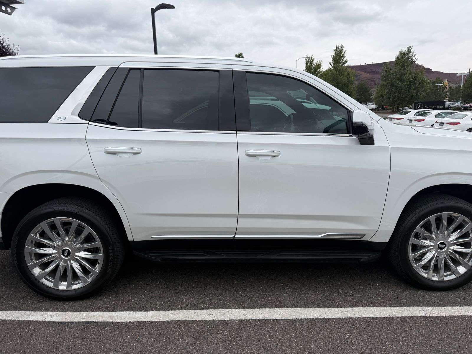 2024 Cadillac Escalade Premium Luxury — full photo 1 of 7