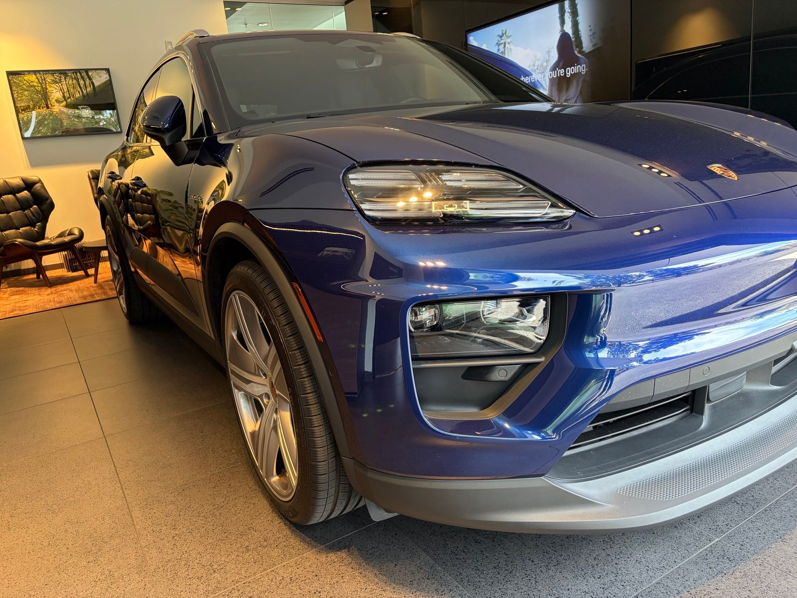 2024 Porsche Macan Electric 4 — full photo 3 of 10