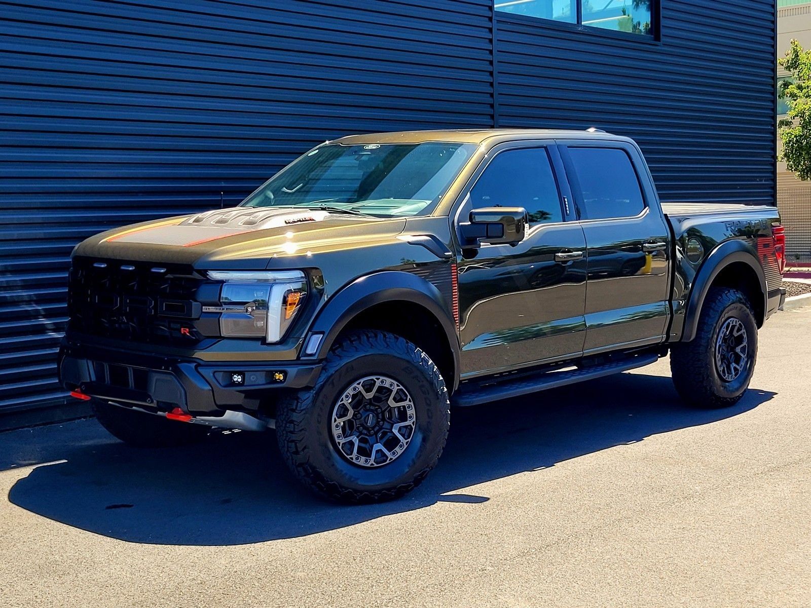 2024 Ford F-150 Raptor — full photo 1 of 46