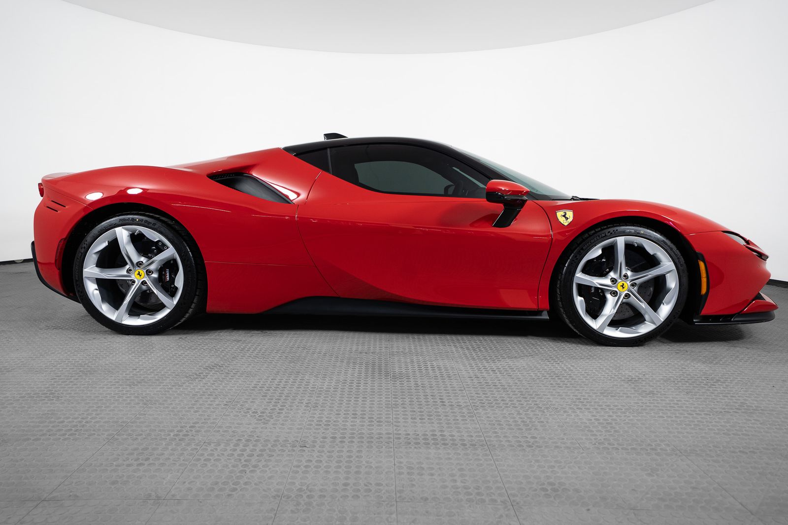 2021 Ferrari SF90 Stradale — full photo 6 of 38