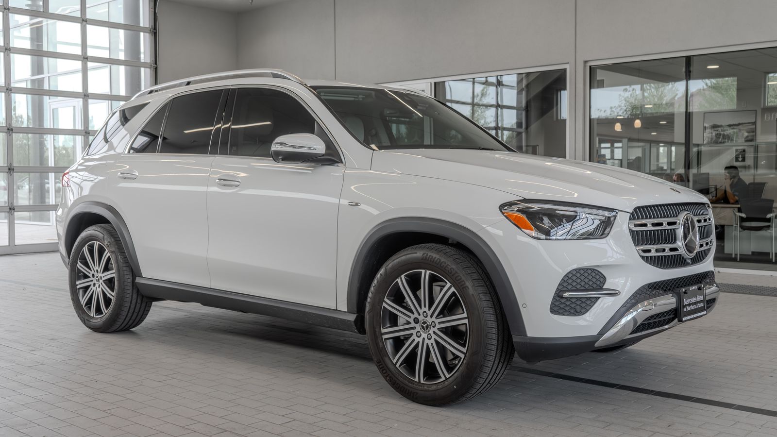 2025 Mercedes-Benz GLE GLE 450e — full photo 11 of 34