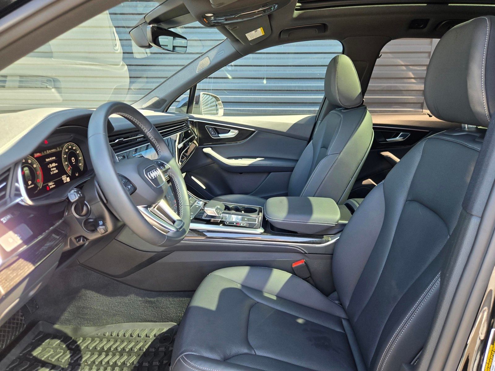 2025 Audi Q7 55 Premium Plus — full photo 26 of 45