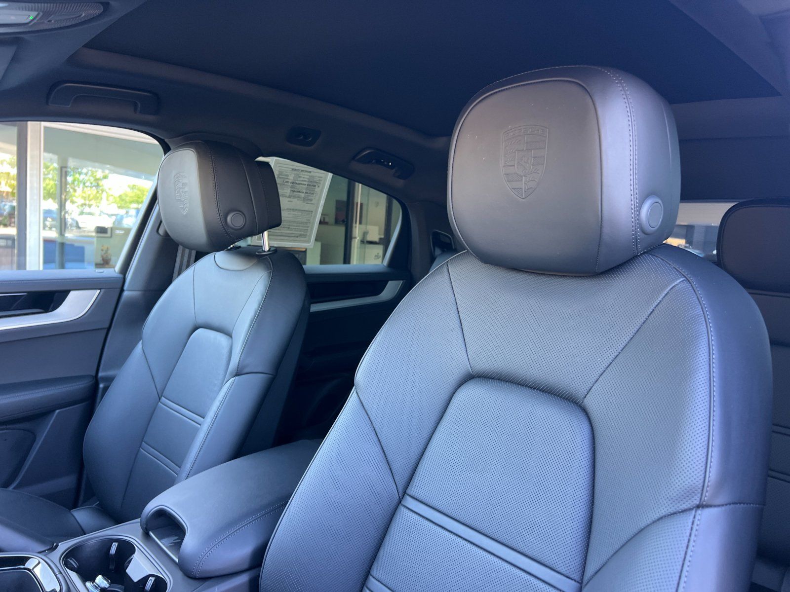 2026 Porsche Cayenne Coupe Base — full photo 5 of 30