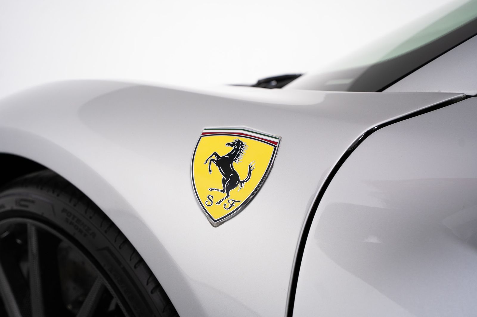 2023 Ferrari 296 GTS — full photo 9 of 51