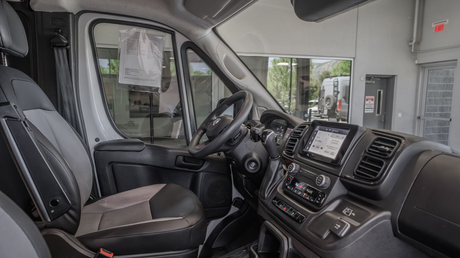 2025 Ram ProMaster 2500 Base — full photo 18 of 33