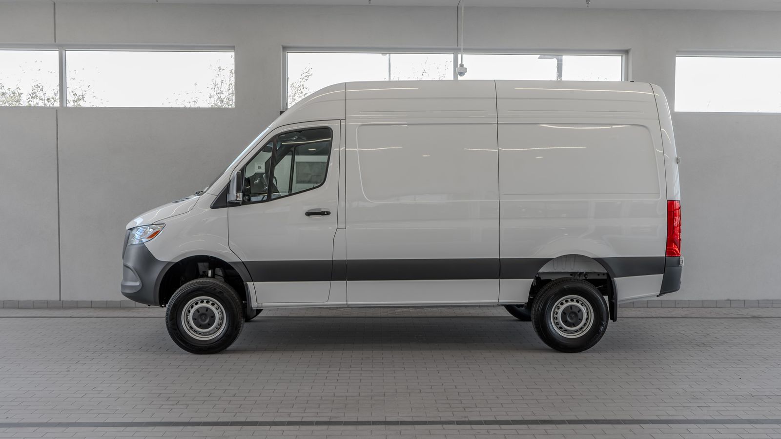 2025 Mercedes-Benz Sprinter 2500 Cargo 144 WB — full photo 2 of 35