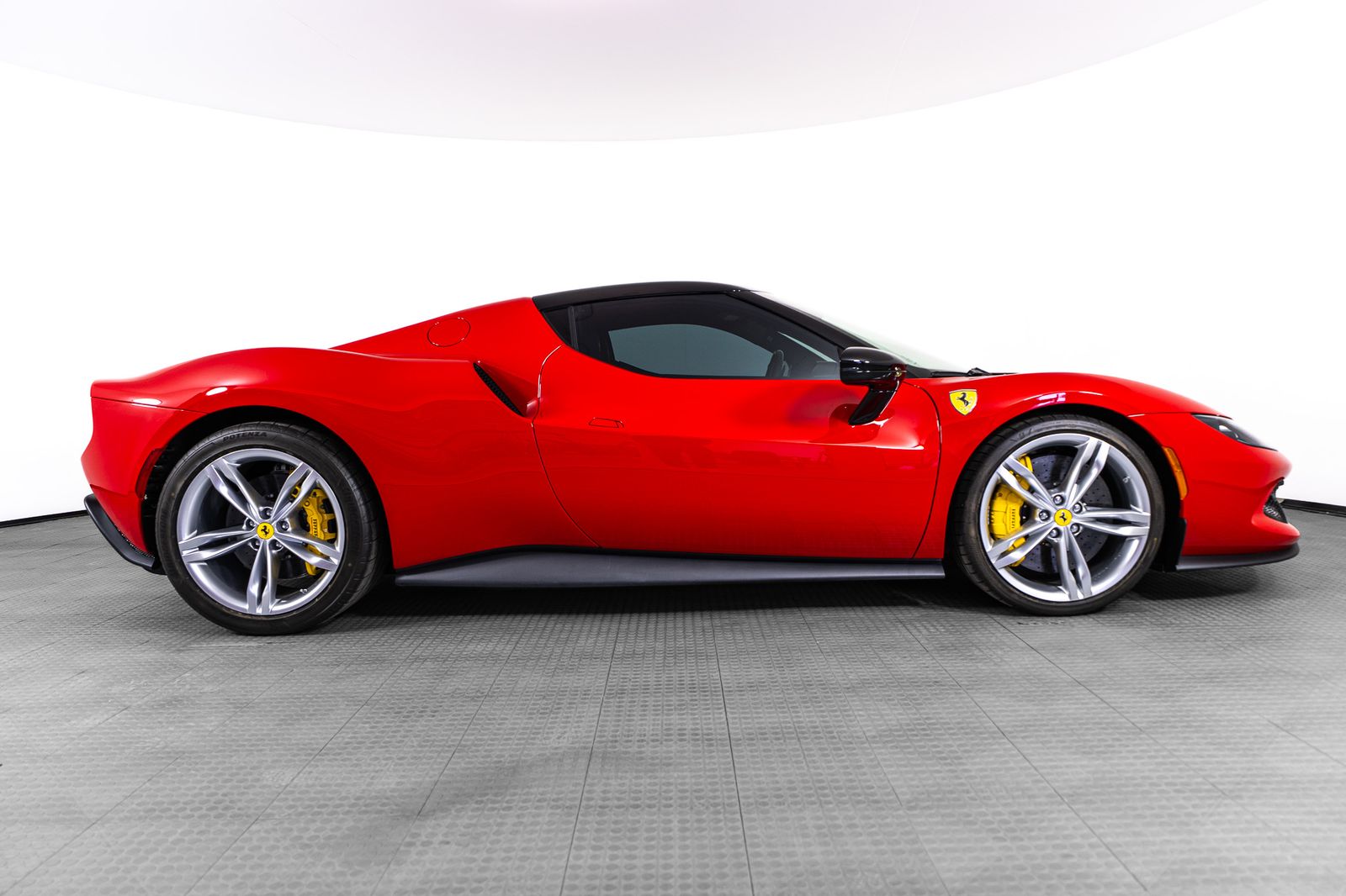2025 Ferrari 296 GTB — foto completa 10 de 51
