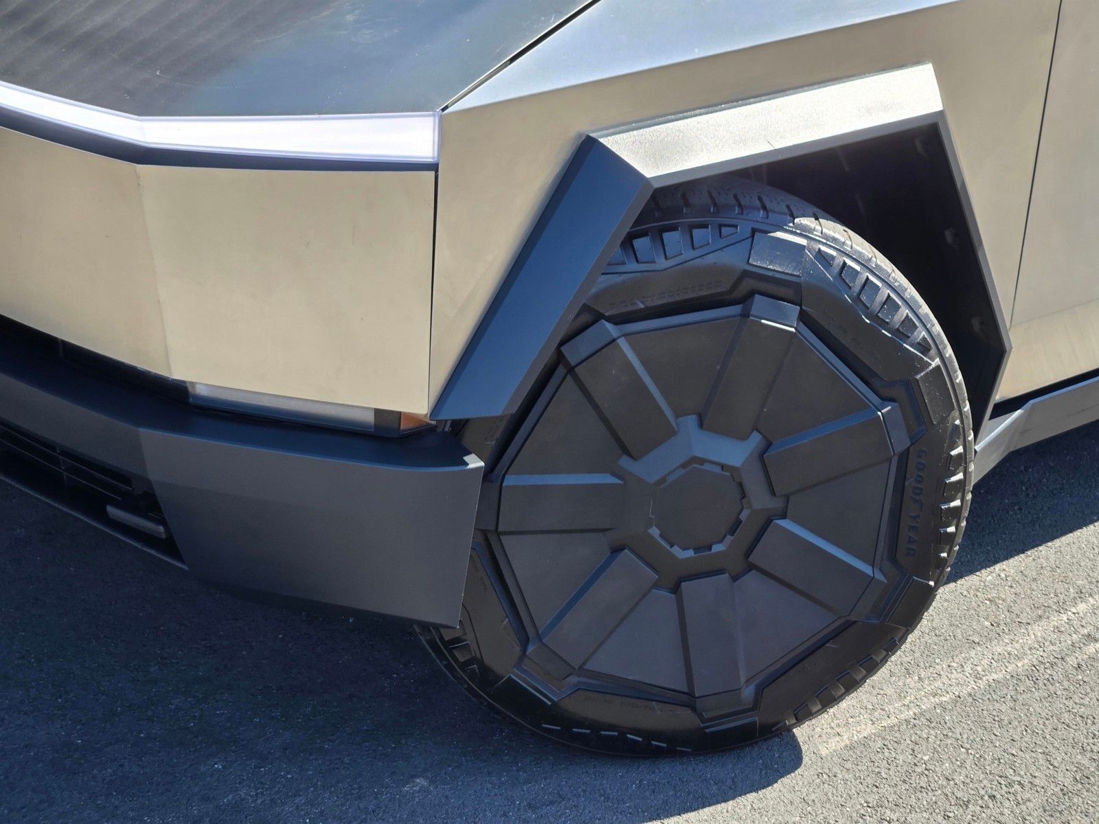 2024 Tesla Cybertruck Cyberbeast — full photo 9 of 45