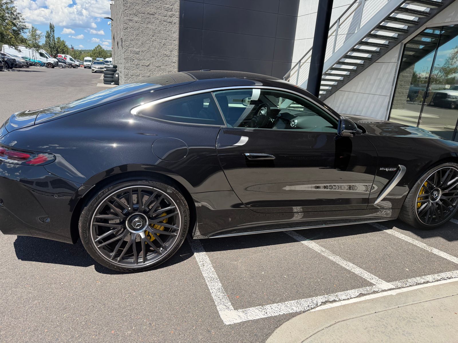 2025 Mercedes-Benz AMG® GT 63 Base — foto completa 2 de 7