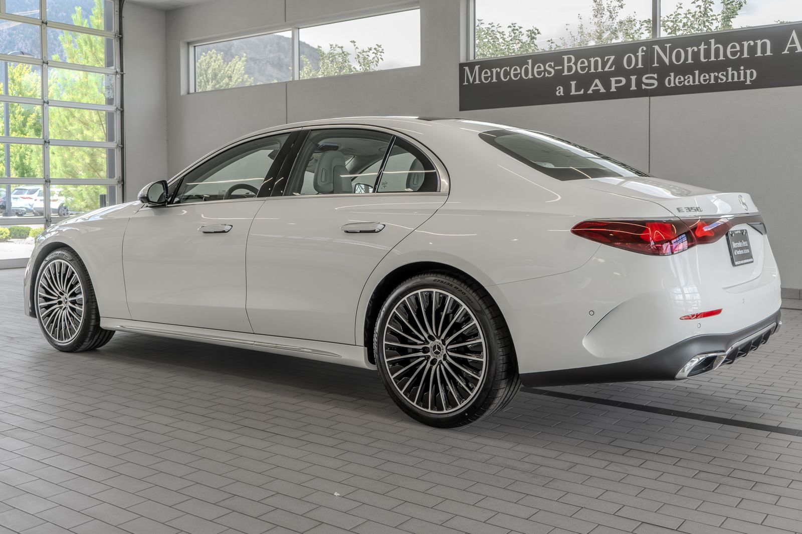 2026 Mercedes-Benz E-Class E 350 — full photo 13 of 36