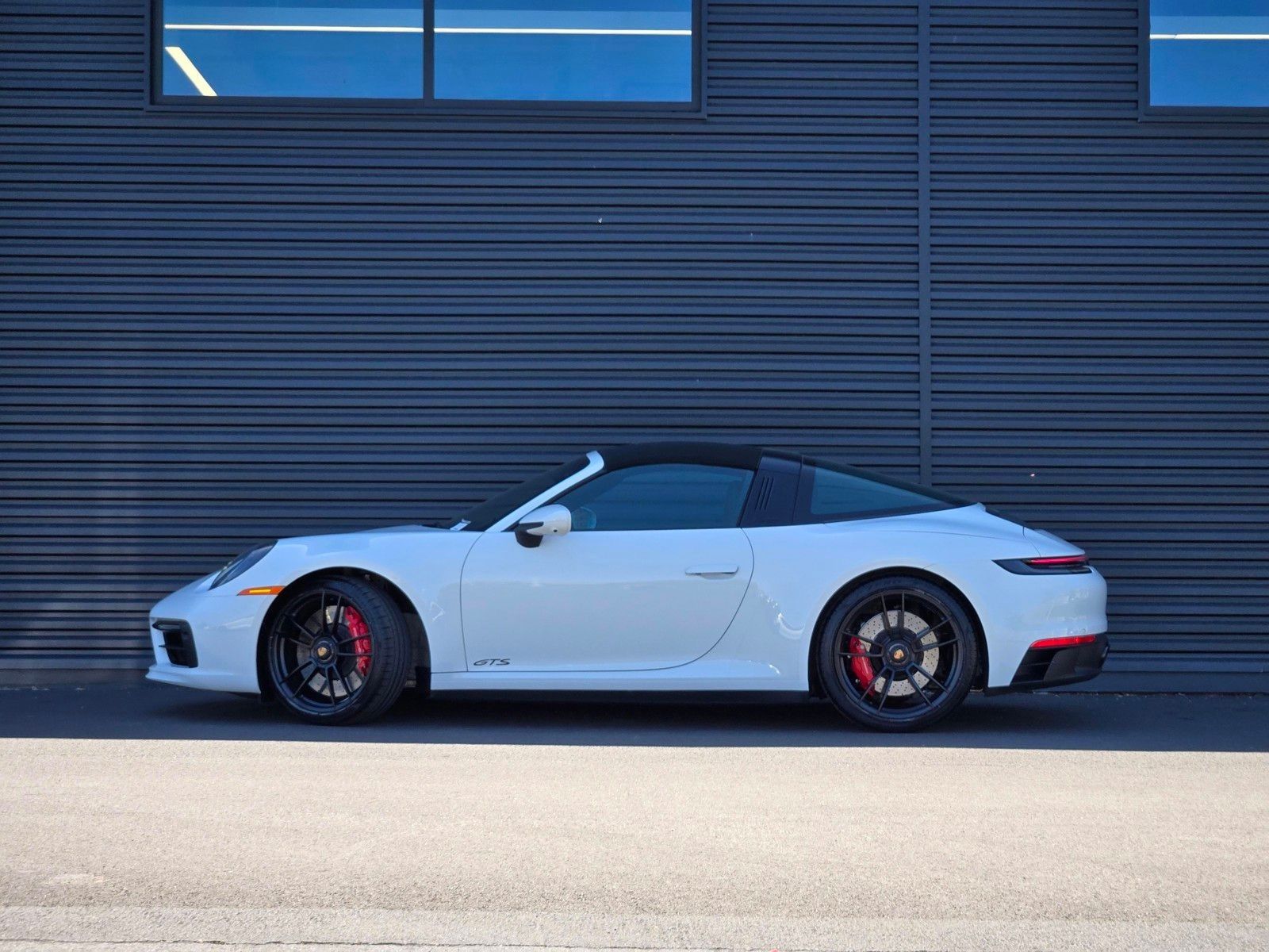 2023 Porsche 911 Targa 4 GTS — foto completa 2 de 27