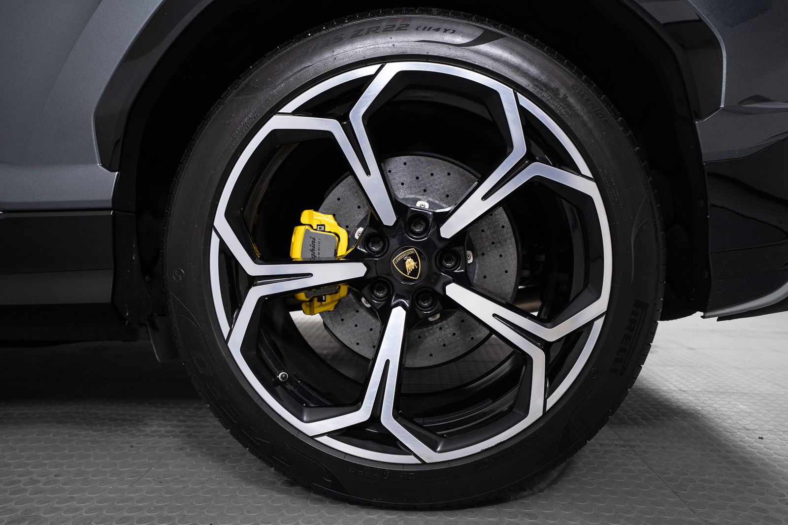 2020 Lamborghini Urus Base — full photo 15 of 53