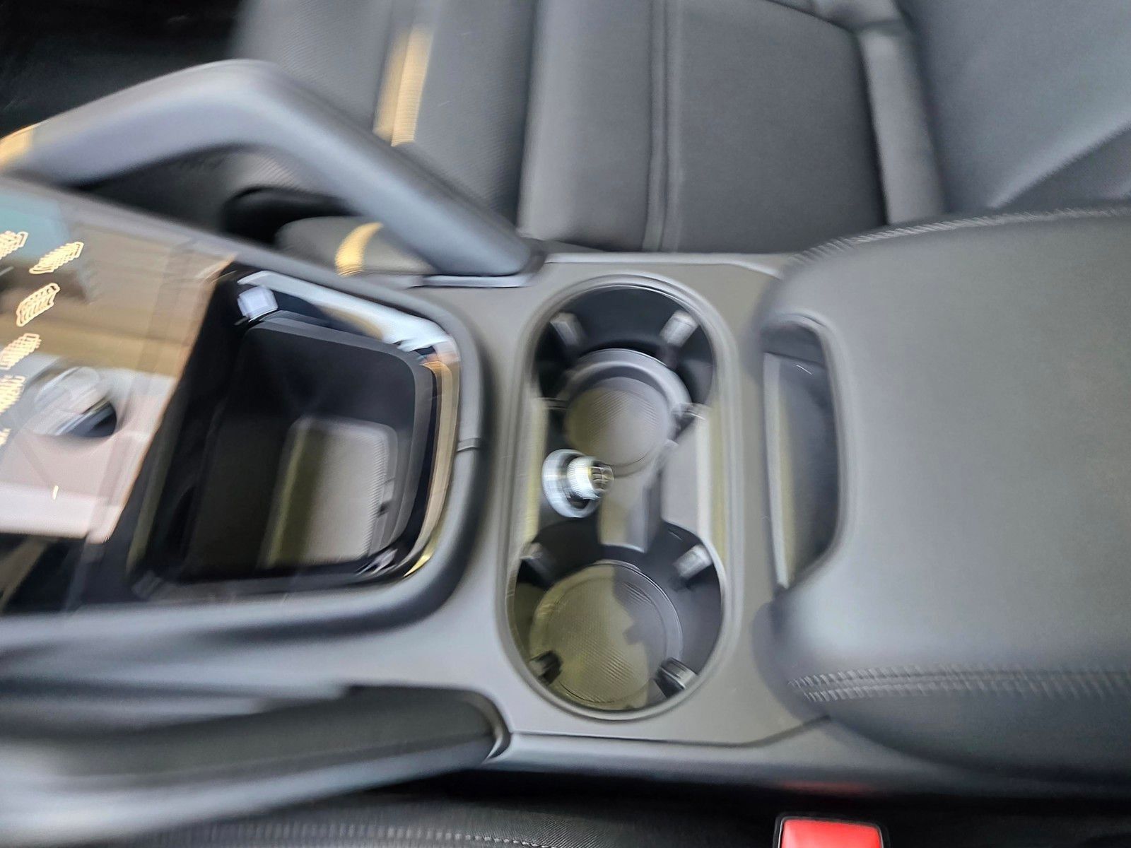 2026 Porsche Cayenne GTS — full photo 24 of 27
