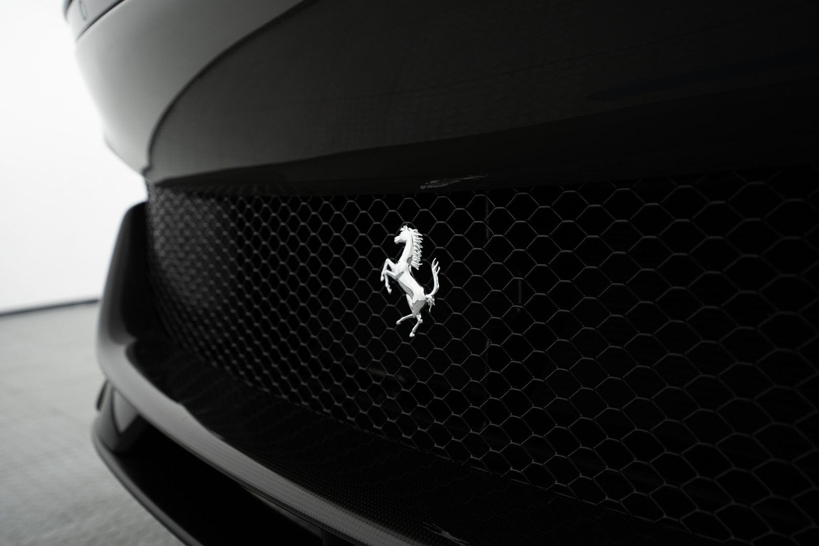 2025 Ferrari Purosangue — full photo 14 of 66