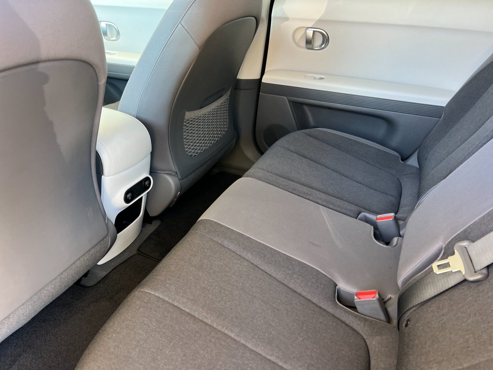 2024 Hyundai IONIQ 5 SEL — full photo 12 of 29