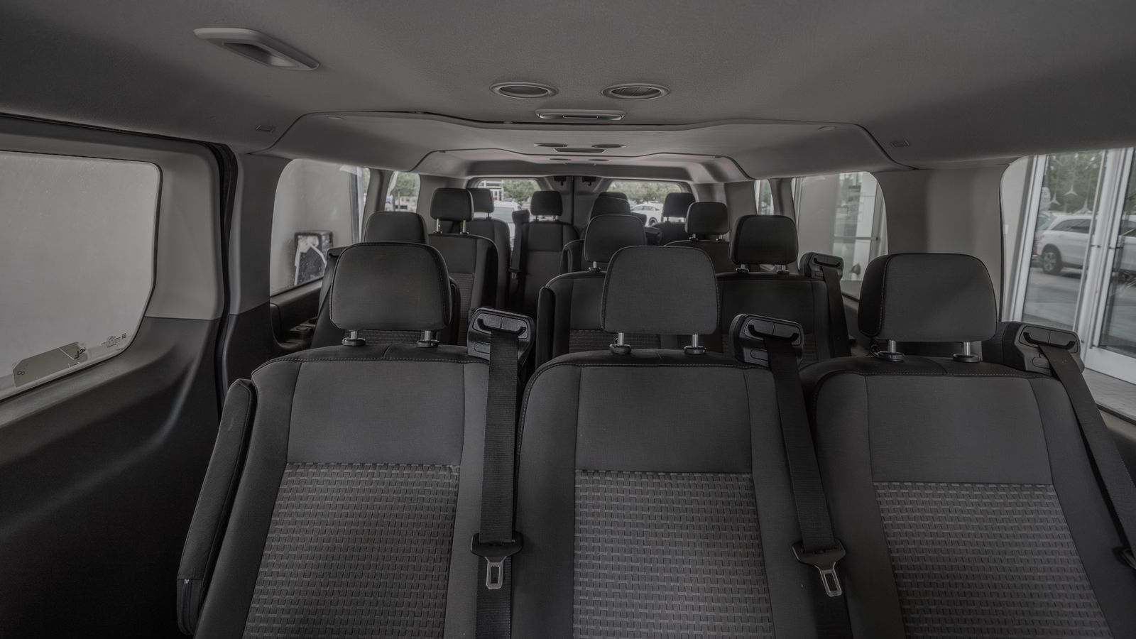 2024 Ford Transit-350 XLT — foto completa 27 de 35