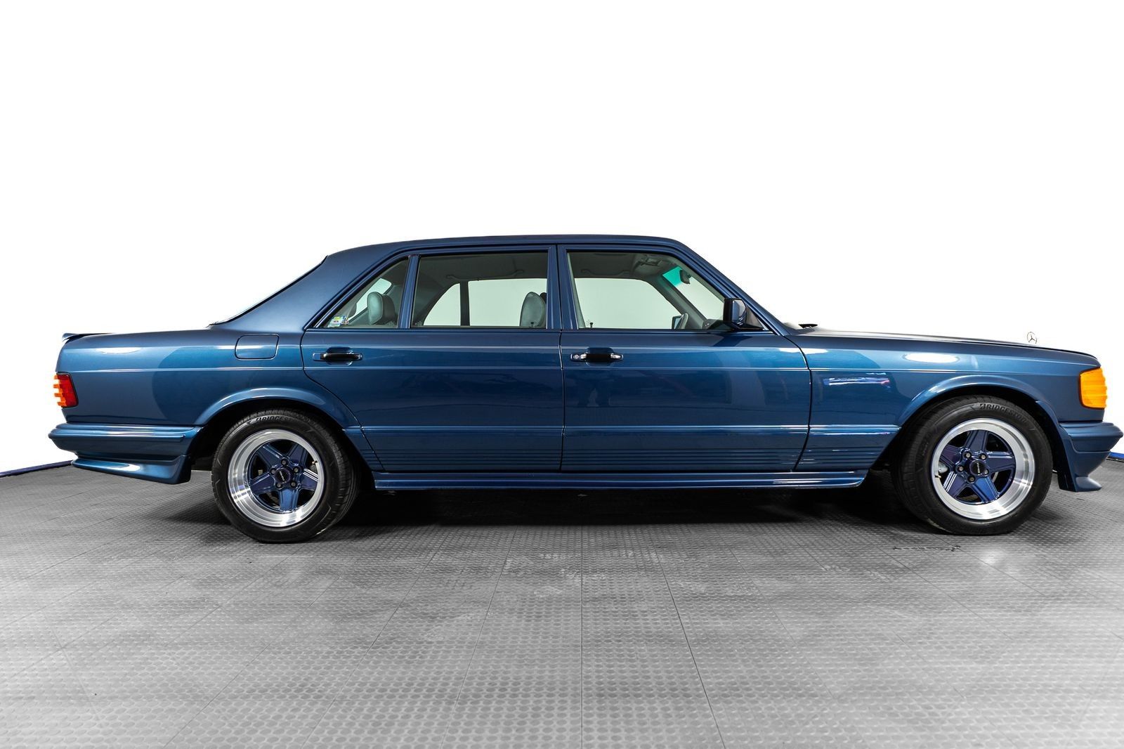1984 Mercedes-Benz 500-Class 500 SEL — full photo 7 of 58