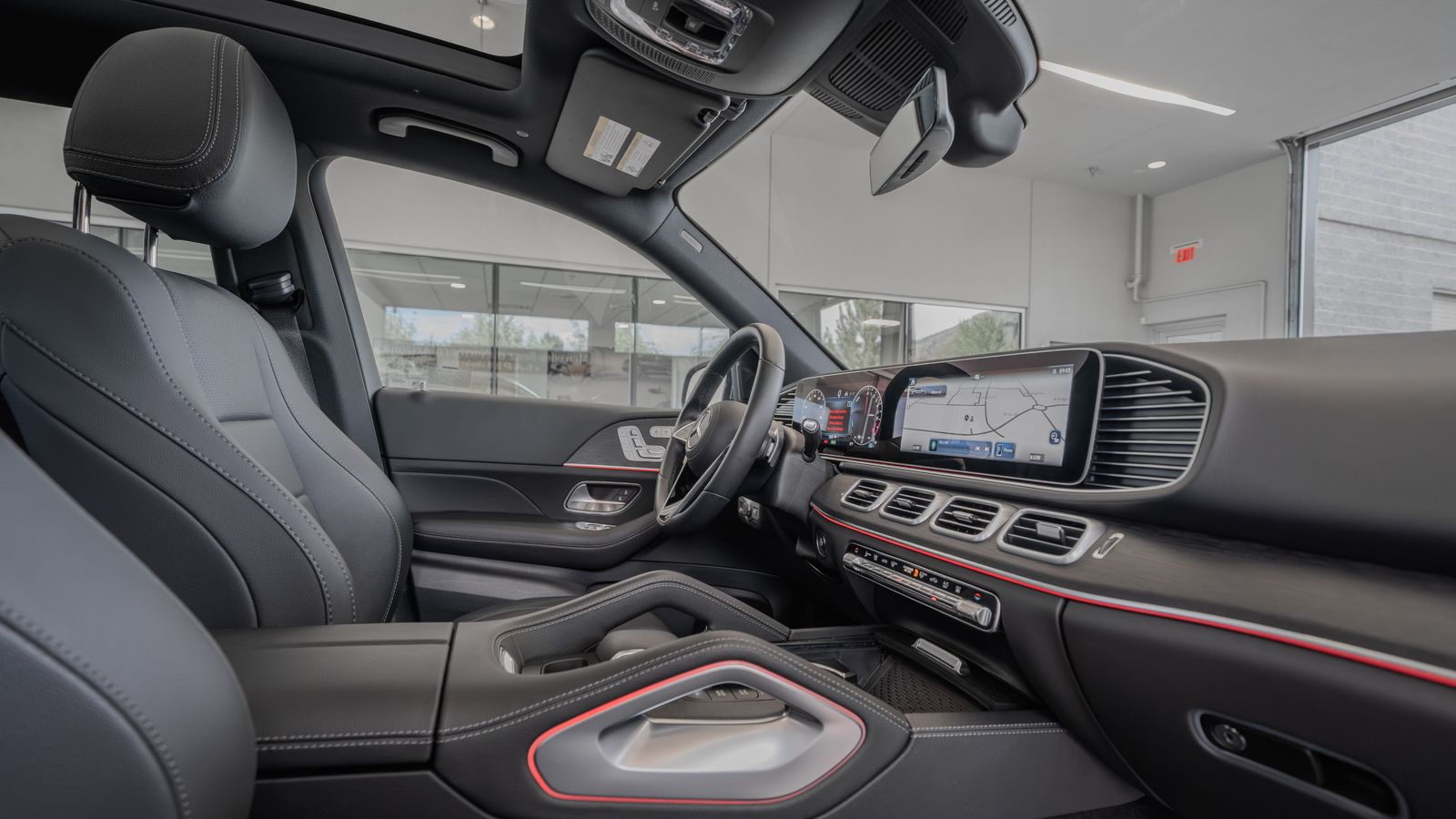 2025 Mercedes-Benz GLE GLE 450e — full photo 17 of 35