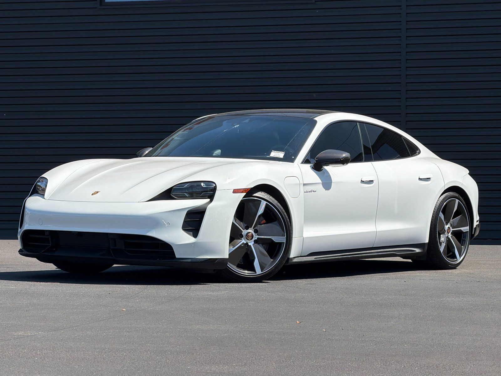 2021 Porsche Taycan Turbo — full photo 1 of 28
