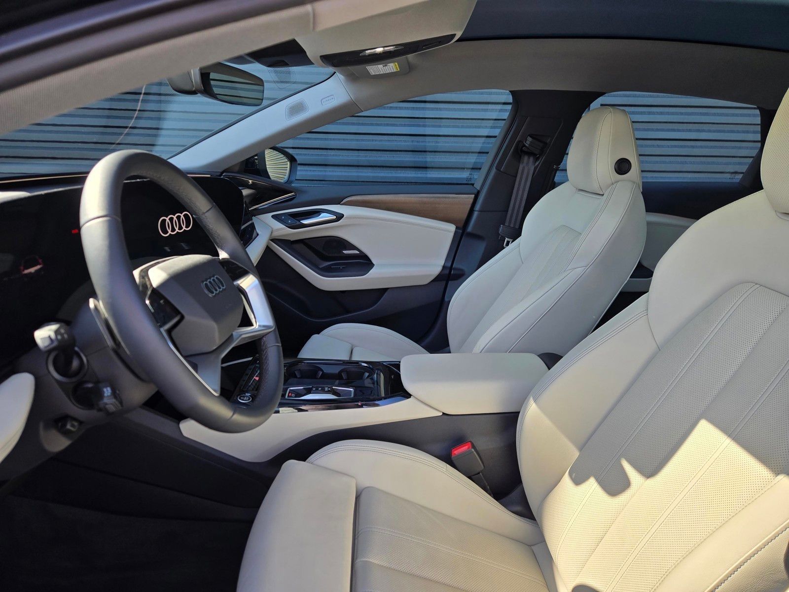 2025 Audi A6 Sportback e-tron Prestige — foto completa 26 de 45