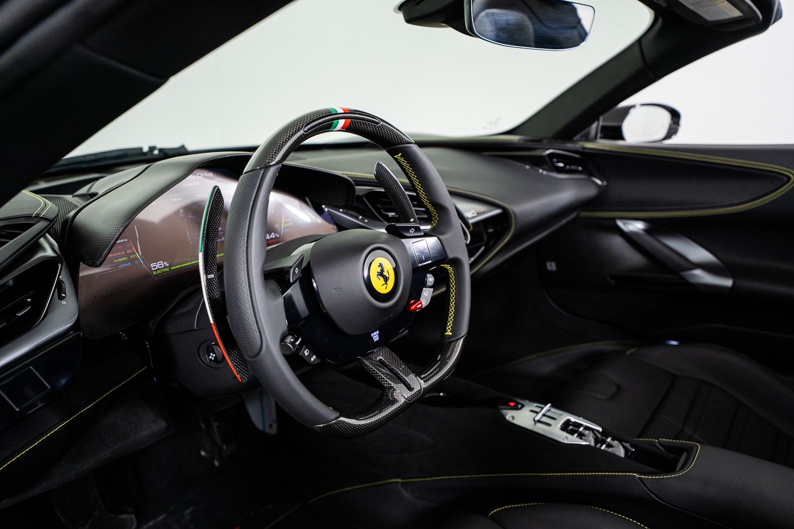 2023 Ferrari SF90 Spider — full photo 16 of 52