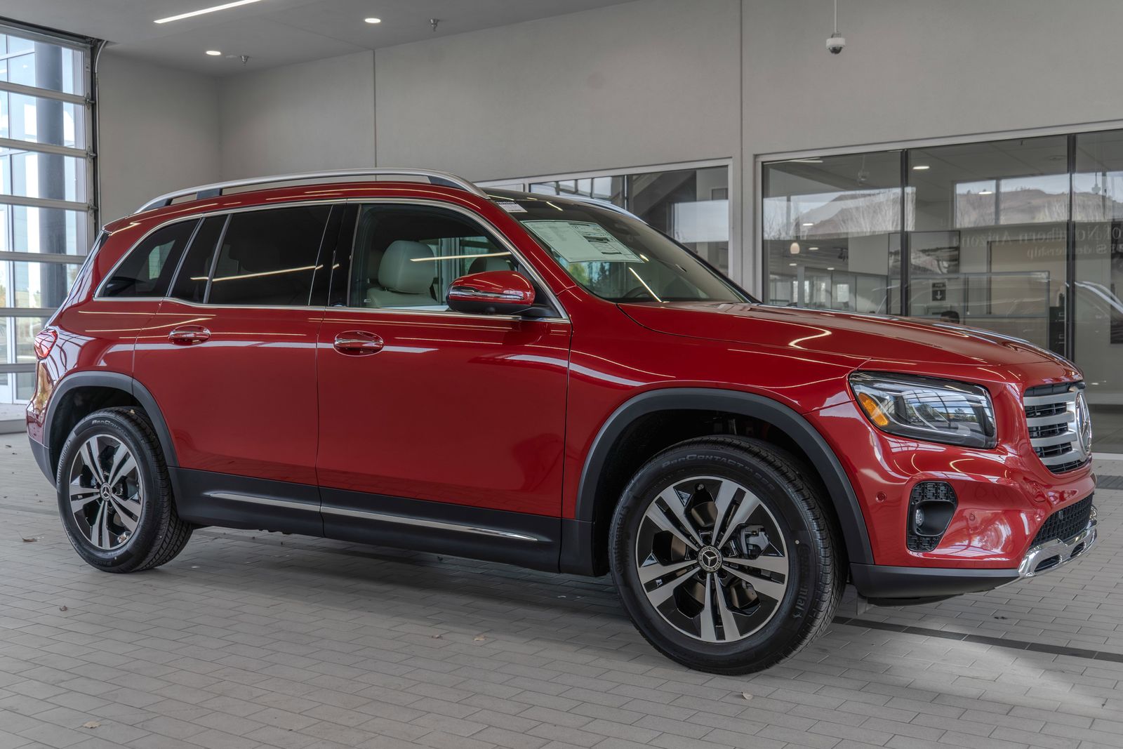 2026 Mercedes-Benz GLB GLB 250 — full photo 12 of 36