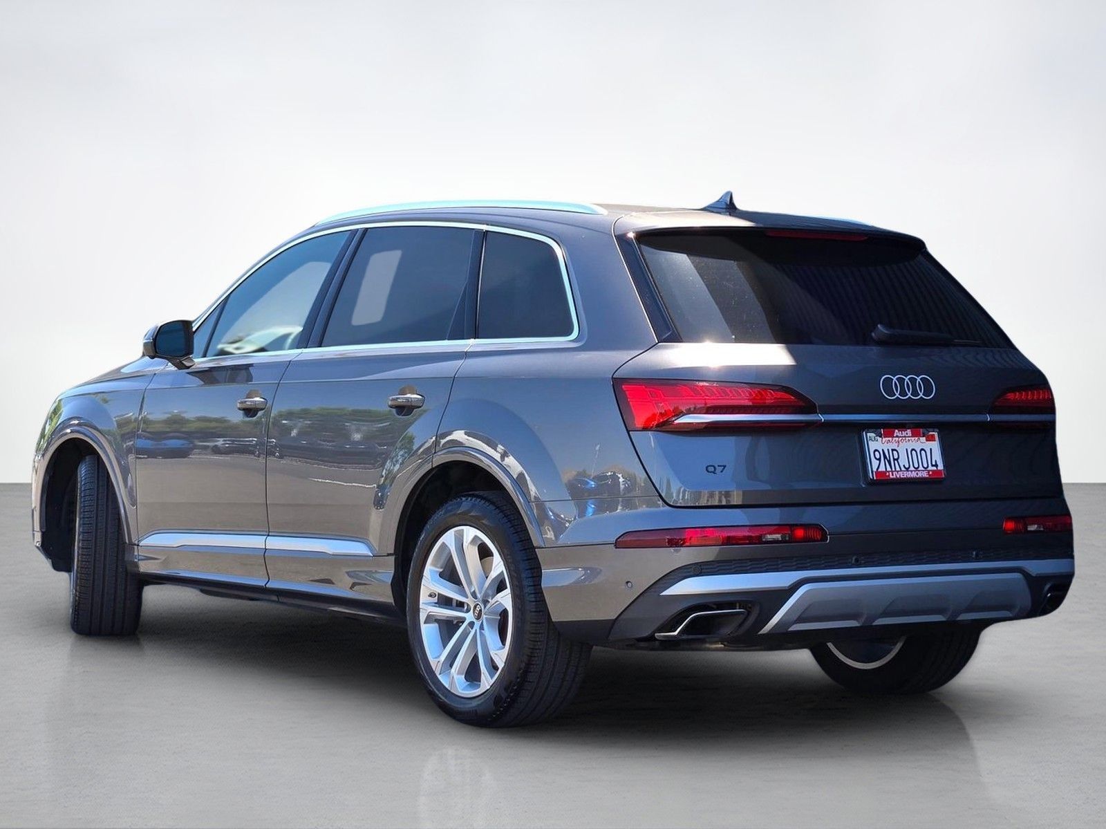 2025 Audi Q7 55 Premium Plus — full photo 4 of 45