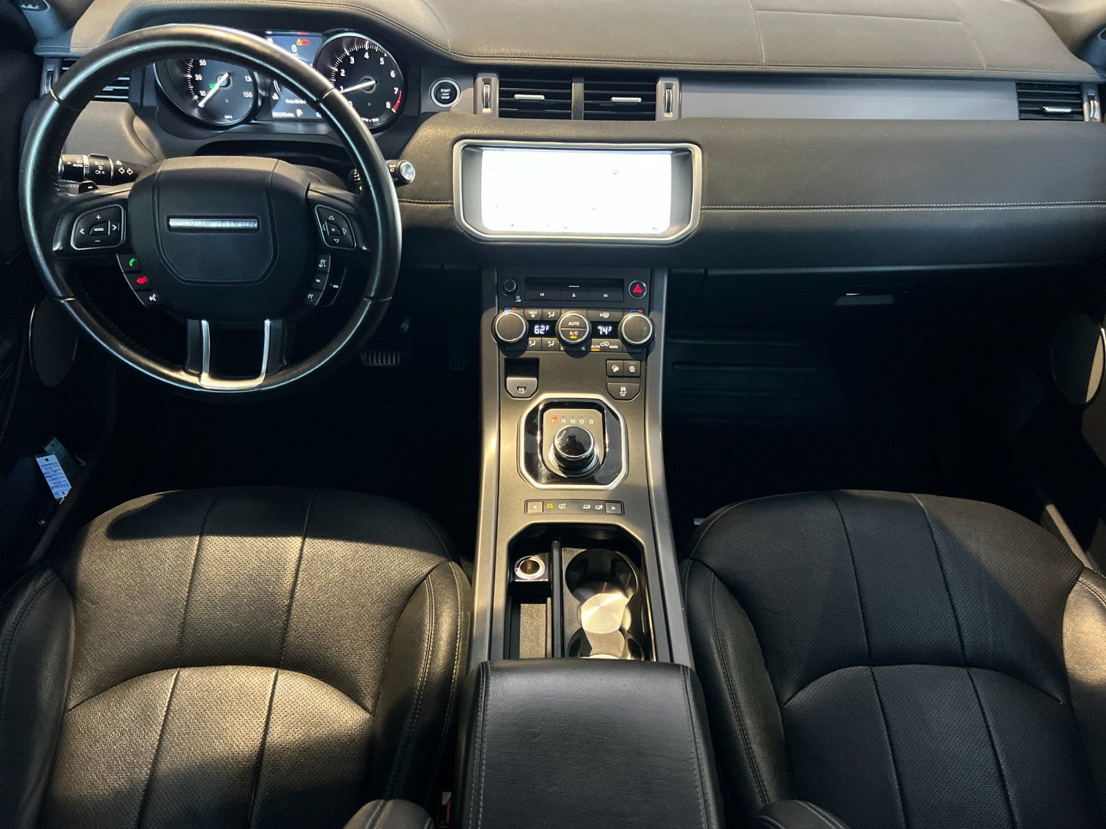 2018 Land Rover Range Rover Evoque Landmark Edition — full photo 12 of 28